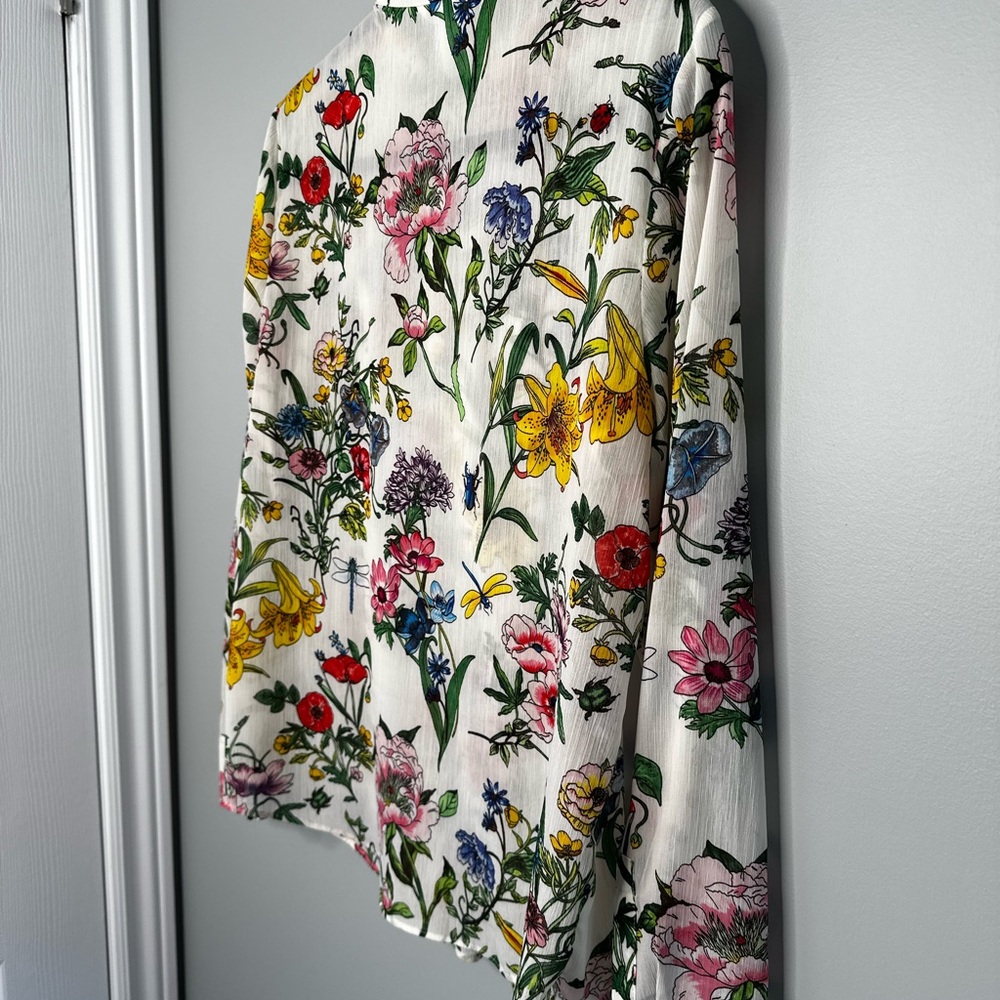 Floral Ruffle Blouse - Delicate and Unique - Picture 16 of 16